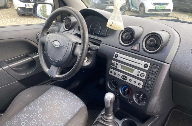 Ford Fiesta cena 2990 przebieg: 216515, rok produkcji 2005 z Rybnik małe 67